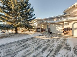 16 Lawrence Cres, Red Deer, AB T4R2P2