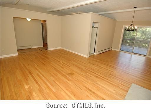 4th image of 54 Oakwood Dr