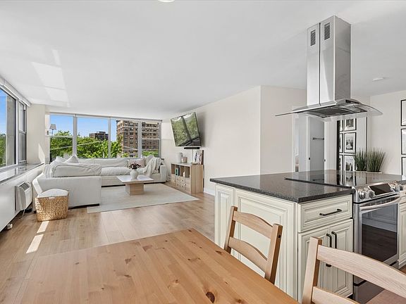 3rd image of 4250 N Marine Dr APT 435
