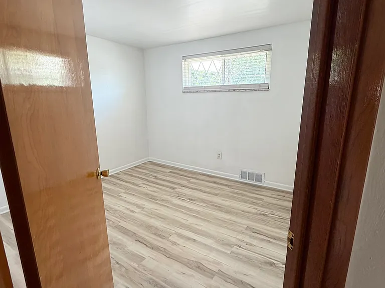 173 Connie Dr — Photo 16