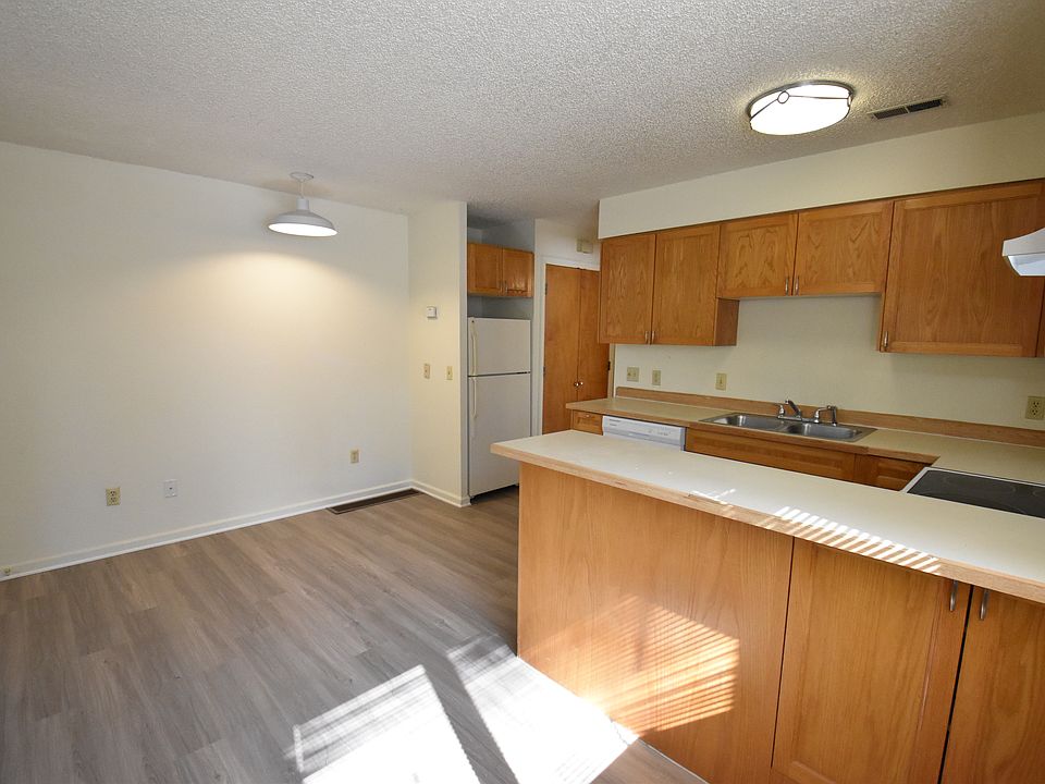 1st image of 1921 Walnut St #102