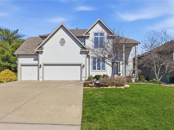 15917 Ballentine St, Overland Park, KS 66221