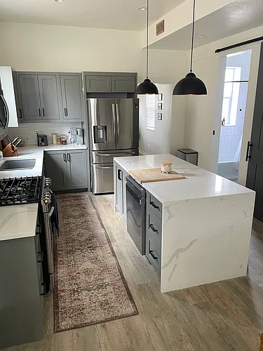 517 N 600 W Photo 1