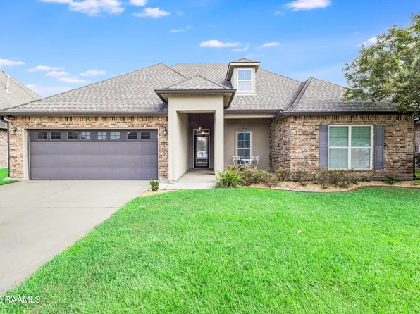 114 Arrowwood Rd, Youngsville, LA 70592