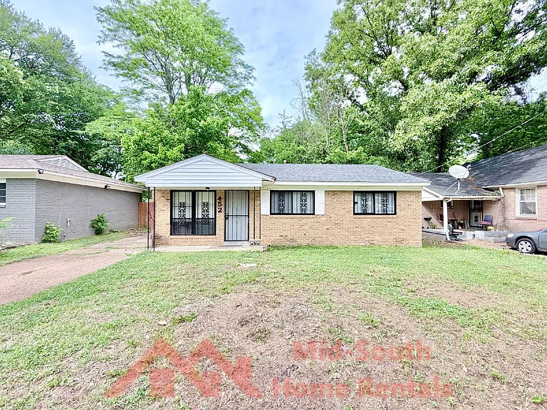 452 Delta Rd — Photo 2