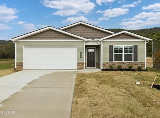 177 N Rolling Meadows Dr, Harriman, TN 37748