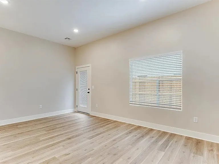 17018 W Lawson St — Photo 4