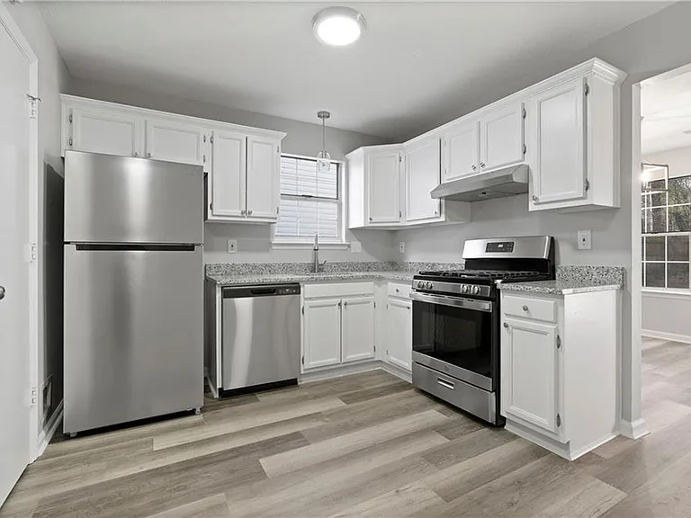 6623 Sevenoaks Dr — Photo 9