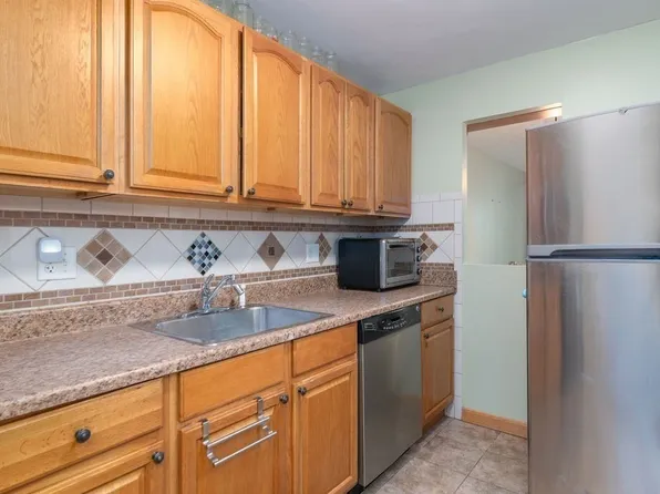 39 Cary Ave APT 14, Chelsea, MA 02150