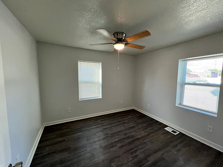 3609 E 27th St — Photo 10