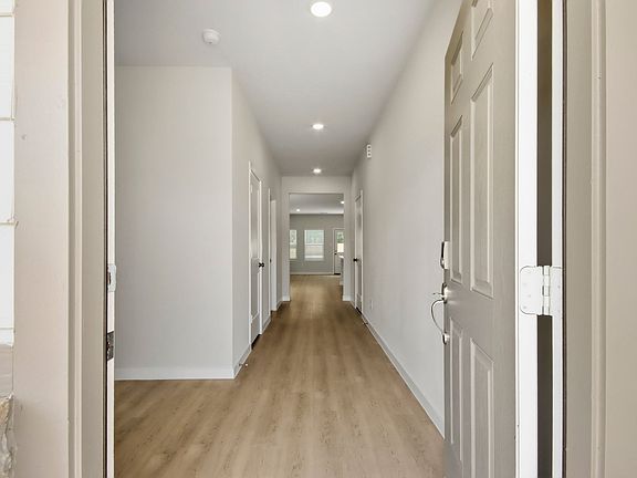 3rd image of 17801 Lionheart Rd