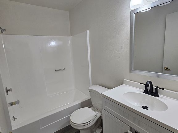 3rd image of 7237 W Montebello Ave