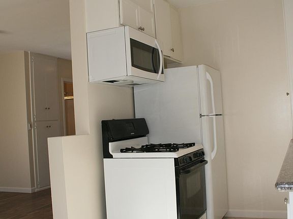 4th image of 3583 N E St APT 3