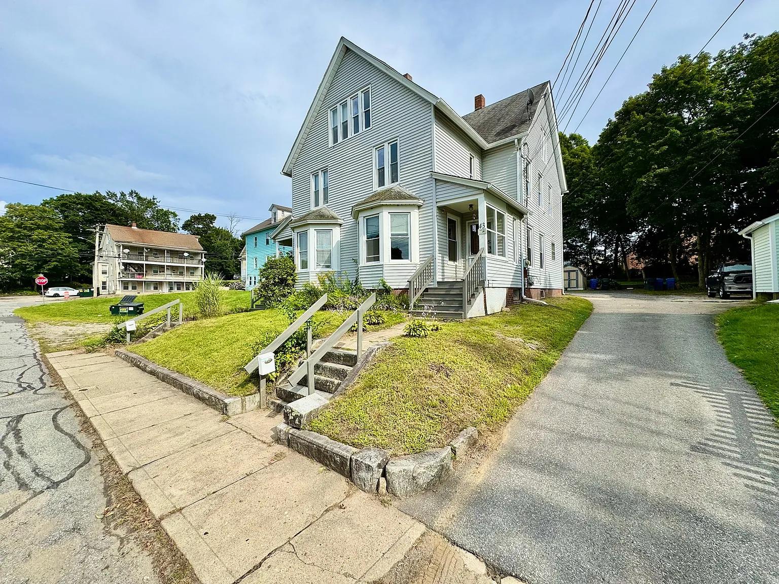 5 bed, 1750 sqft, $2,500 — Photo 1