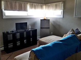 50 Wildflower Rd, Levittown, PA 19057