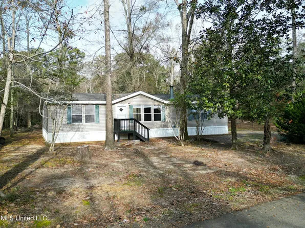 16227 W River Dr, Kiln, MS 39556