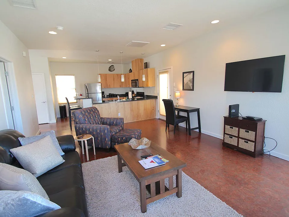 201 Aliso Dr SE #12