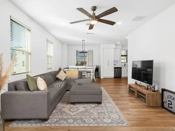 5256 Beachfront Cv #206, San Diego, CA 92154