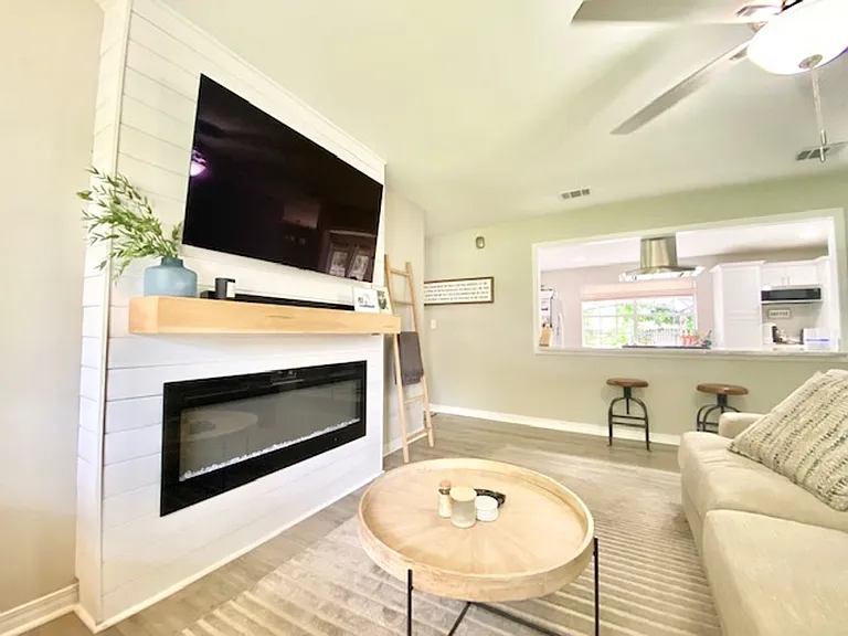 409 Main St — Photo 11