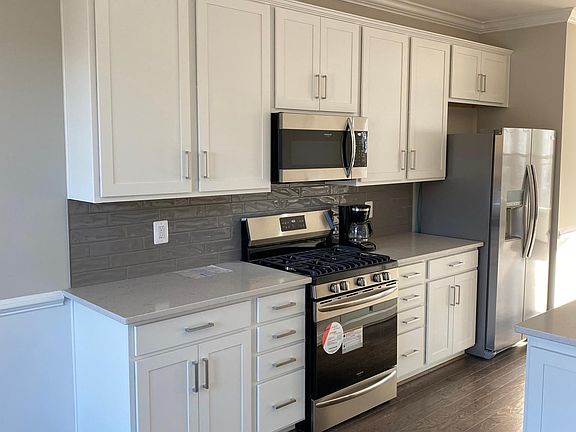 3rd image of 3229 Marion Sq