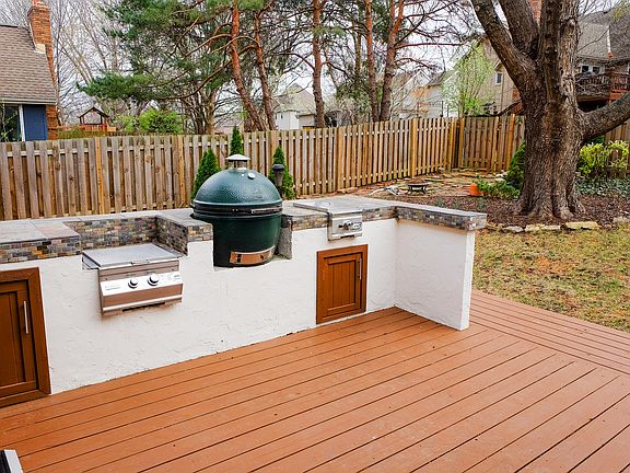Outdoor Kitchen