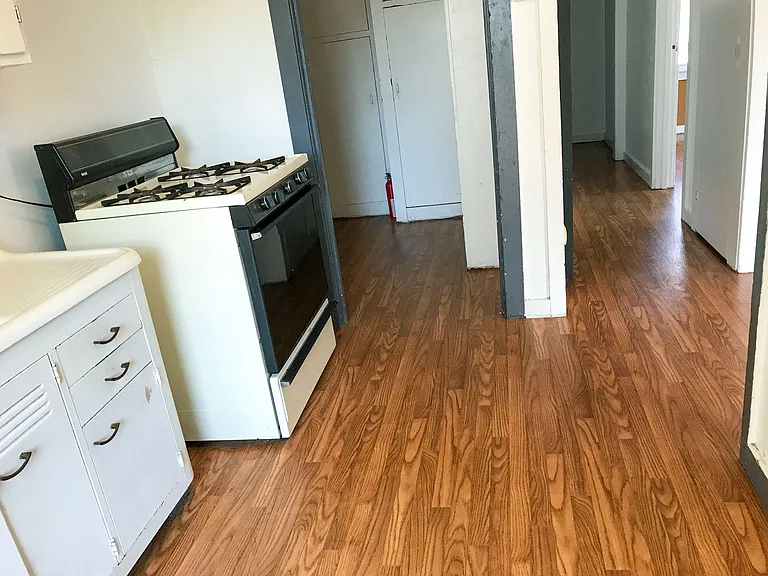 576 Main St — Photo 9