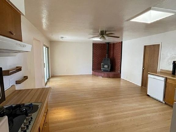 4th image of 101 E Riverside Dr