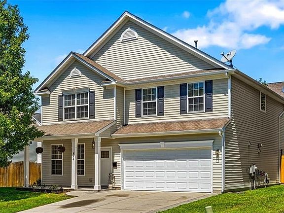 3rd image of 884 Jennifer Ln