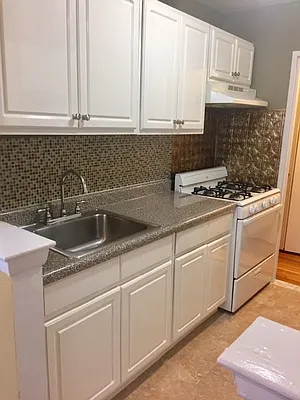 Rented by Roberto Guilbet, LREB | media 3