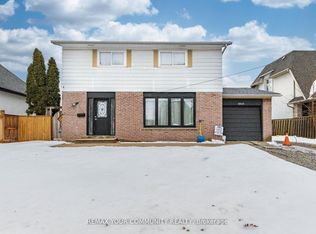 2202 Bridge Rd, Oakville, ON L6L2G3