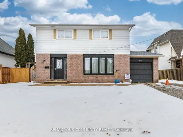 2202 Bridge Rd, Oakville, ON L6L 2G3