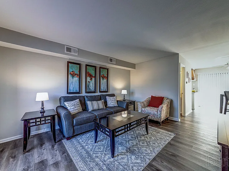 Warson Village Townhomes — Photo 6