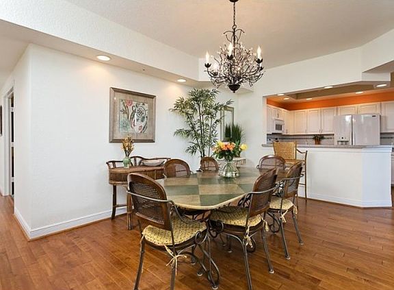 4th image of 4717 Dolphin Cay Ln S APT 103