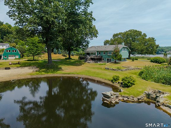 4th image of 901 River Road