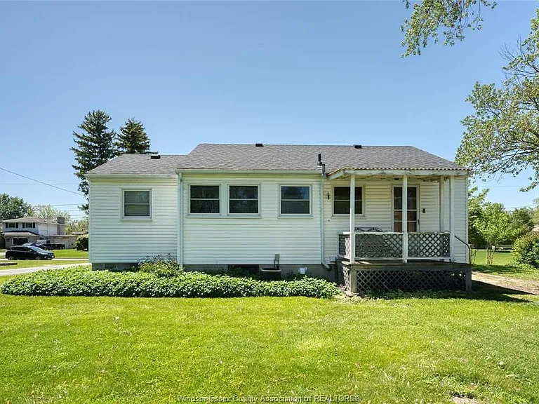 4062 Roseland Dr E — Photo 35