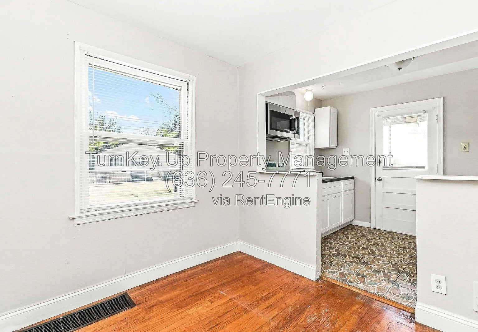 2 bed, 1.0 bath, 1079 sqft, $1,200 — Photo 2