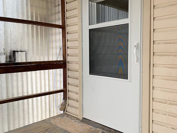 2nd image of 405 Garlinger Ave #2F