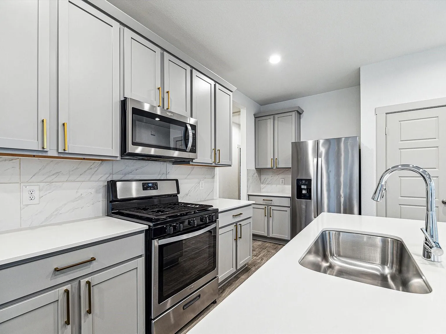 3 bed, 2.0 bath, 1541 sqft, $2,450 — Photo 4