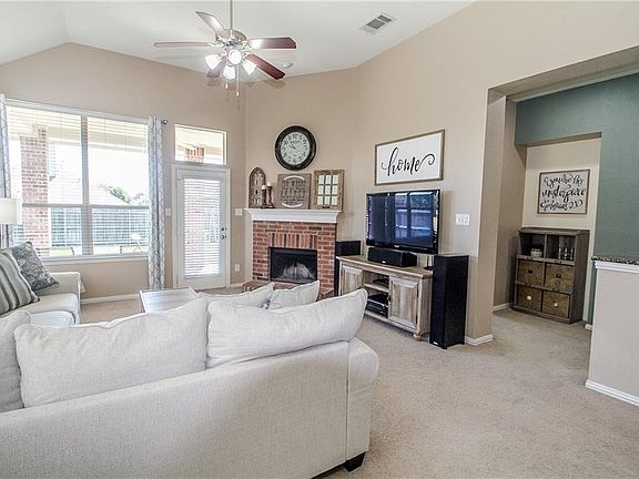 3rd image of 3008 Mosswood Dr