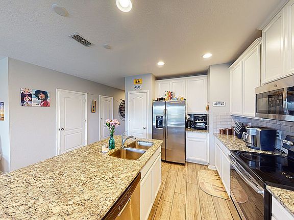 GRANITE COUNTERS 