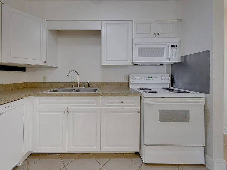 521 S Matanzas Ave — Photo 10