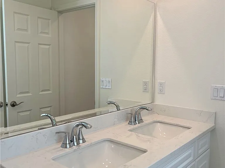 4307 S Malibu Ave — Photo 23