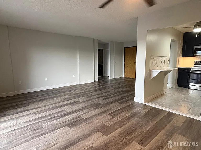 10 N Wood Ave #419 — Photo 4