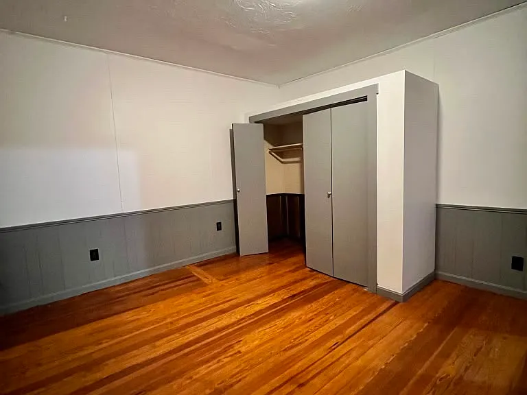 324 Brock Ave #3 — Photo 4