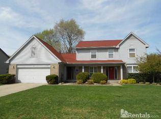 7583 Greenway Ln, West Bloomfield, MI 48324