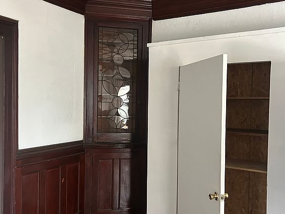 2nd image of 29 Ocean Ave