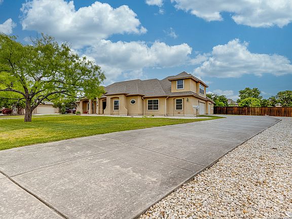 3rd image of 9215 CIPRIANI WAY