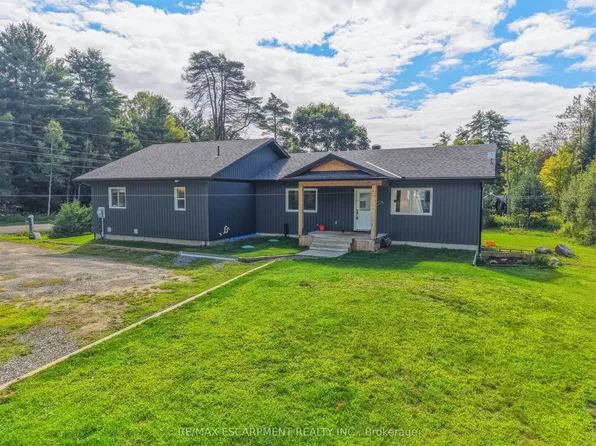 400 Raymond Rd, Muskoka Lakes, ON P1L 1X4
