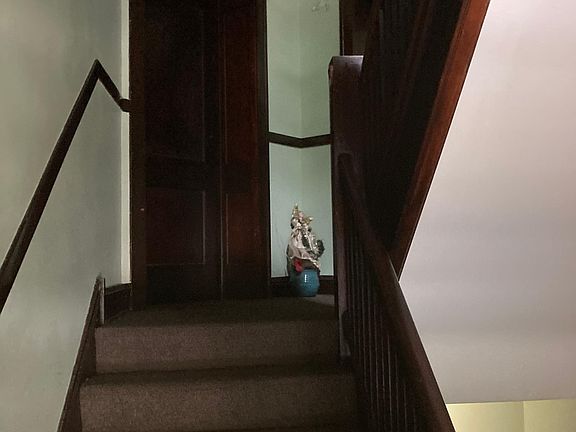 3rd image of 1460 E 69th St Floor 2
