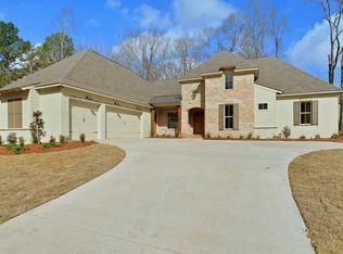302 Wrenfield Dr, Ridgeland, MS 39157